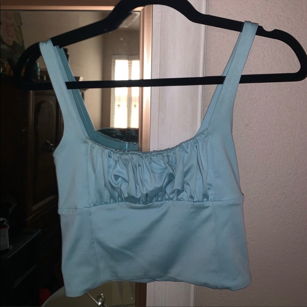 Isabelle cabinets top